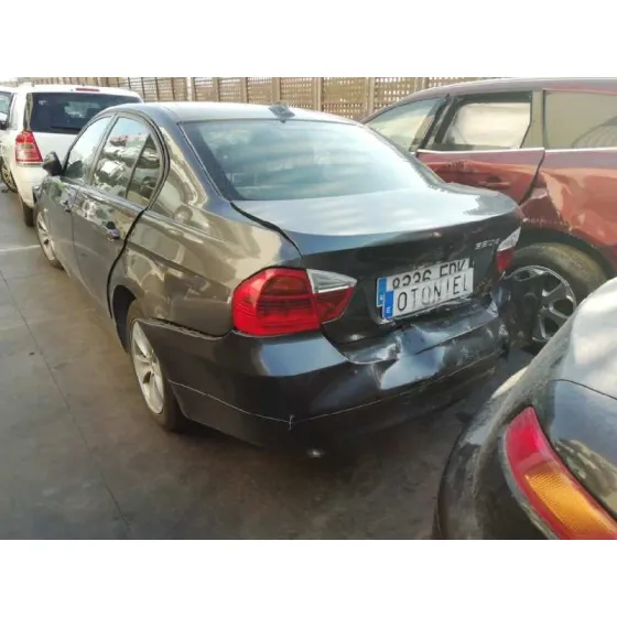 BMW SERIE 3 BERLINA (E90) '2006 320D GRIS