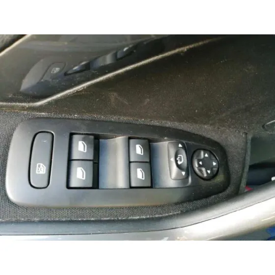 PEUGEOT 2008 (--.2013->) '2019 ALLURE NEGRO