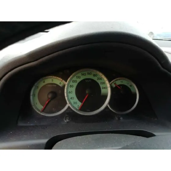 TOYOTA COROLLA VERSO (R1) '2005 2.2 TURBODIESEL CAT NEGRO