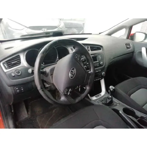 KIA PRO_CEE'D ( ) '2014 DRIVE NARANJA