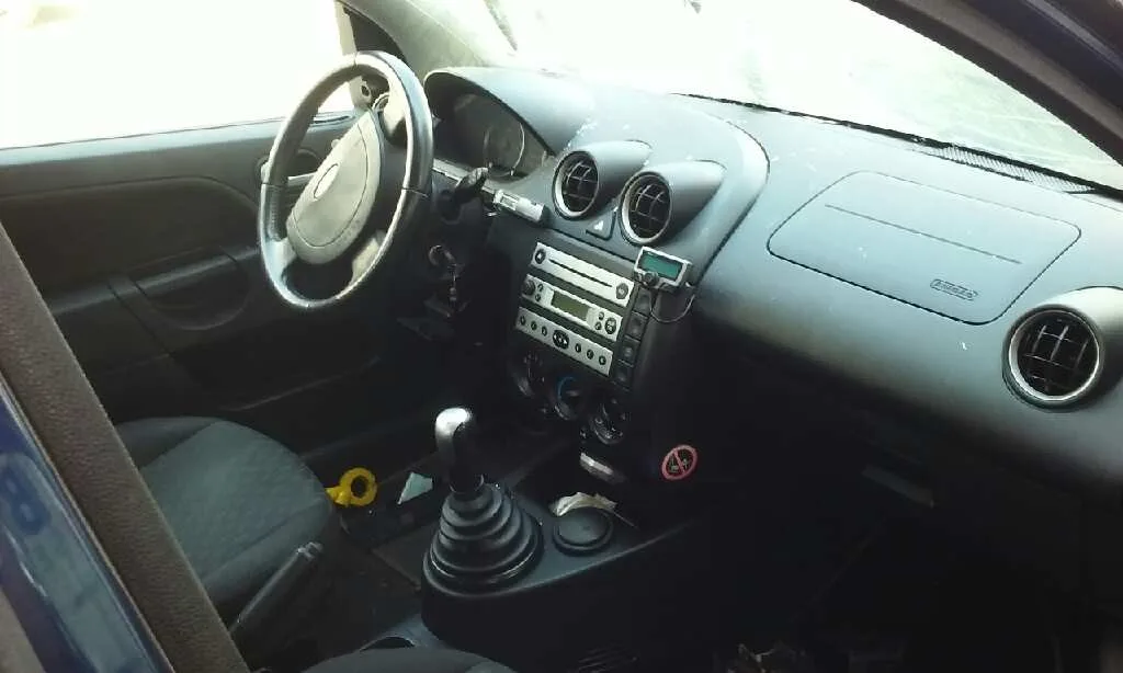 FORD FIESTA (CBK) FORD FIESTA (CBK) '2004 AMBIENTE AZUL 2001