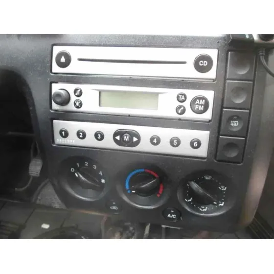 FORD FIESTA (CBK) '2004 AMBIENTE AZUL