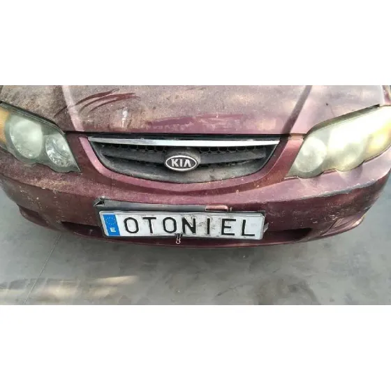 KIA SHUMA II '2002 1.6 LS BERLINA PORTON GRANATE