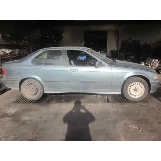 BMW SERIE 3 BERLINA (E36) '2002 1.8 CAT (M43) VERDE