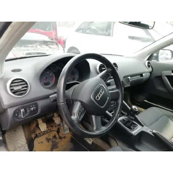 AUDI A3 (8P) '2011 1.2 16V TFSI GRIS