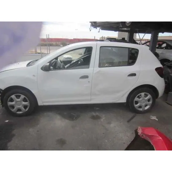DACIA SANDERO '2013 AMBIANCE MUSIC BLANCO
