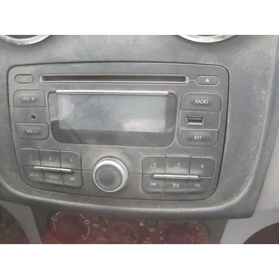 DACIA SANDERO '2013 AMBIANCE MUSIC BLANCO