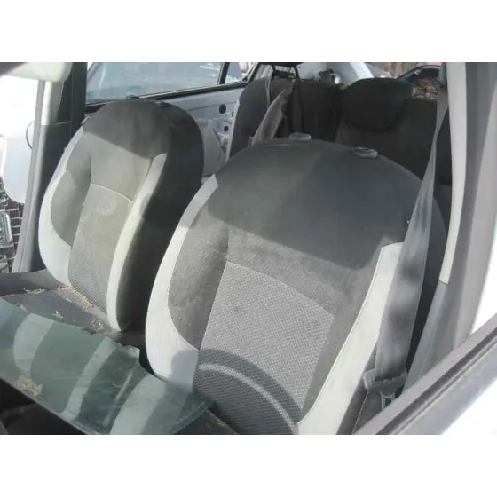 DACIA SANDERO '2013 AMBIANCE MUSIC BLANCO