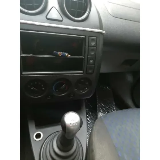 FORD FIESTA (CBK) '2003 GHIA