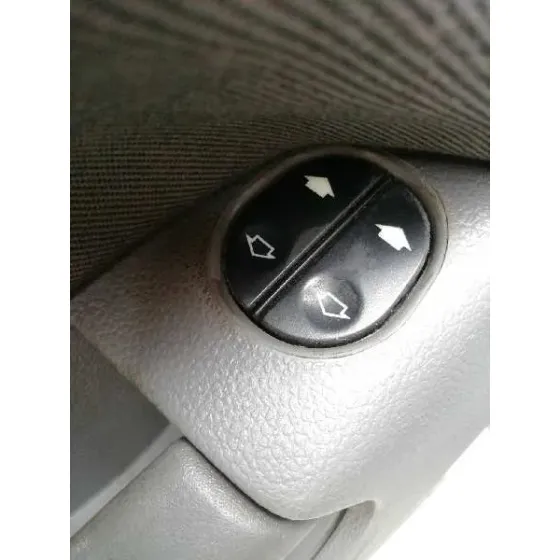 FORD FIESTA (CBK) '2003 GHIA