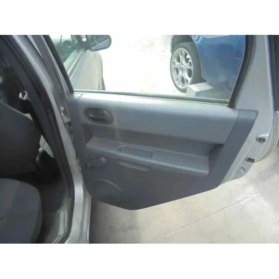 MITSUBISHI COLT BERLINA 5 (Z30A) '2004 1.1 INFORM (D) PLATA