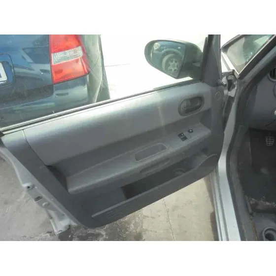 MITSUBISHI COLT BERLINA 5 (Z30A) '2004 1.1 INFORM (D) PLATA