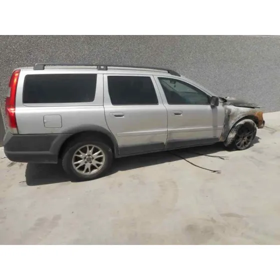VOLVO XC70 '2004 2.4 DIESEL CAT PLATA