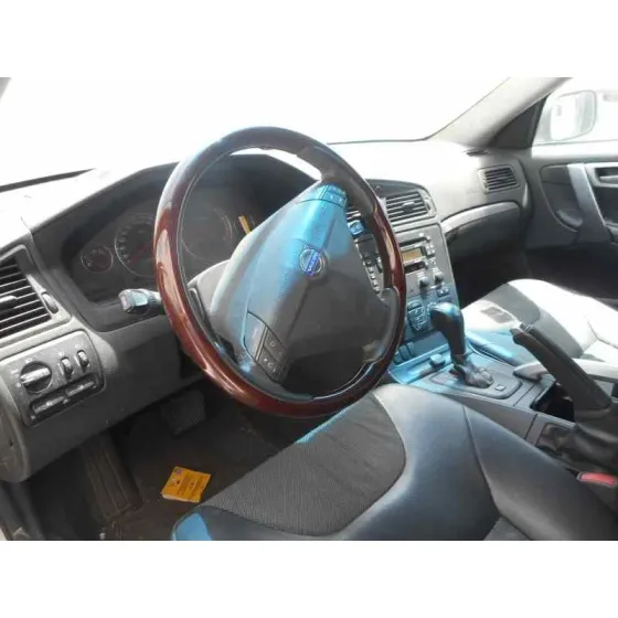 VOLVO XC70 '2004 2.4 DIESEL CAT PLATA