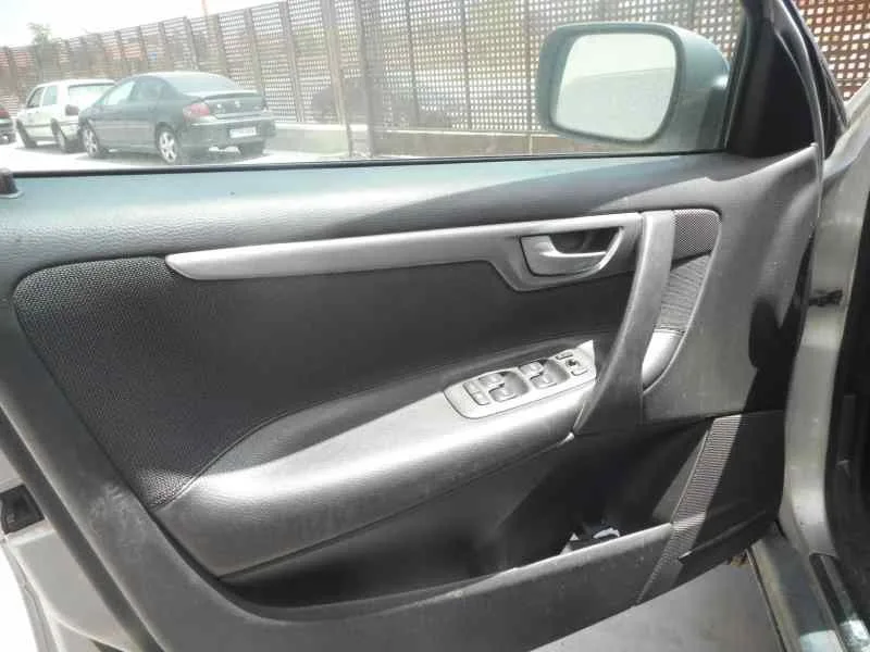 VOLVO XC70 '2004 2.4 DIESEL CAT PLATA