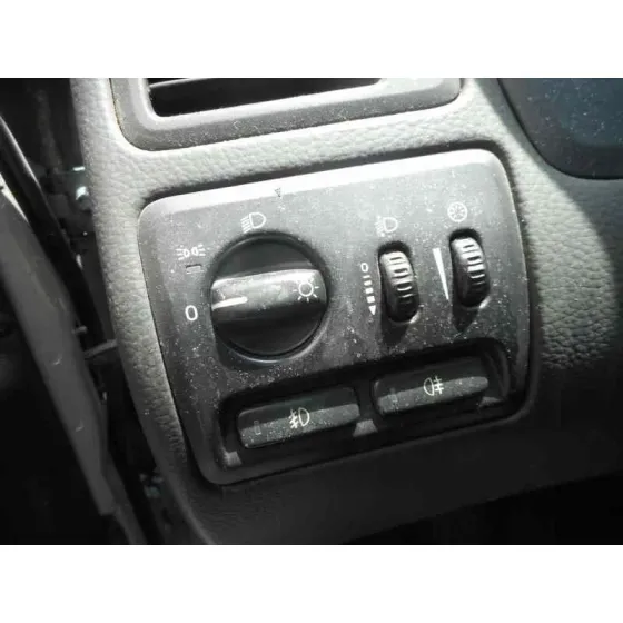 VOLVO XC70 '2004 2.4 DIESEL CAT PLATA