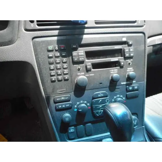 VOLVO XC70 '2004 2.4 DIESEL CAT PLATA