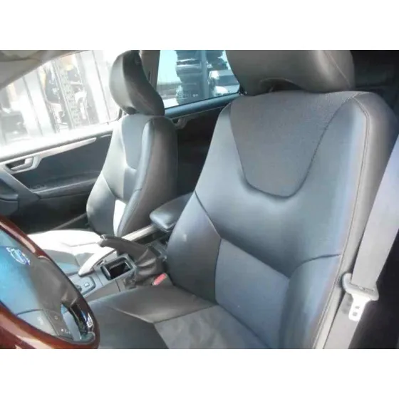 VOLVO XC70 '2004 2.4 DIESEL CAT PLATA