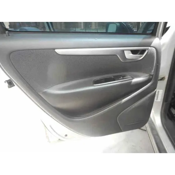 VOLVO XC70 '2004 2.4 DIESEL CAT PLATA