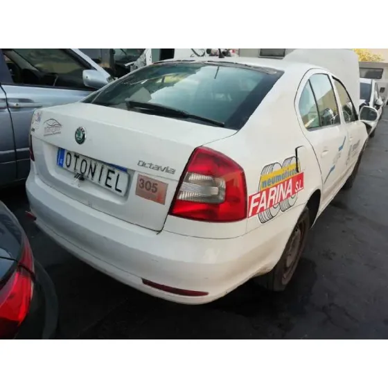 SKODA OCTAVIA BERLINA (1Z3) '2012 COLLECTION BLANCO