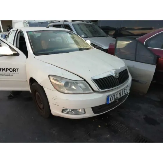 SKODA OCTAVIA BERLINA (1Z3) '2012 COLLECTION BLANCO