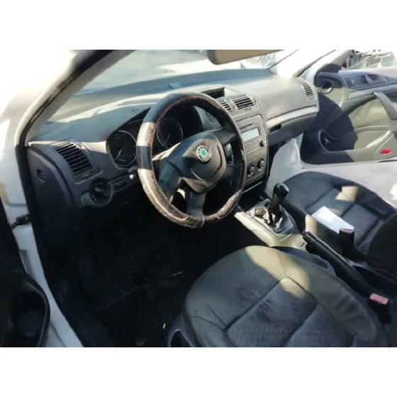 SKODA OCTAVIA BERLINA (1Z3) '2012 COLLECTION BLANCO