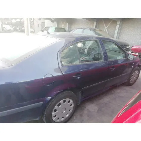 SKODA OCTAVIA BERLINA (1U2) '2003 AMBIENTE AZUL MARINO