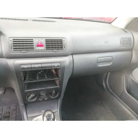 SKODA OCTAVIA BERLINA (1U2) '2003 AMBIENTE AZUL MARINO