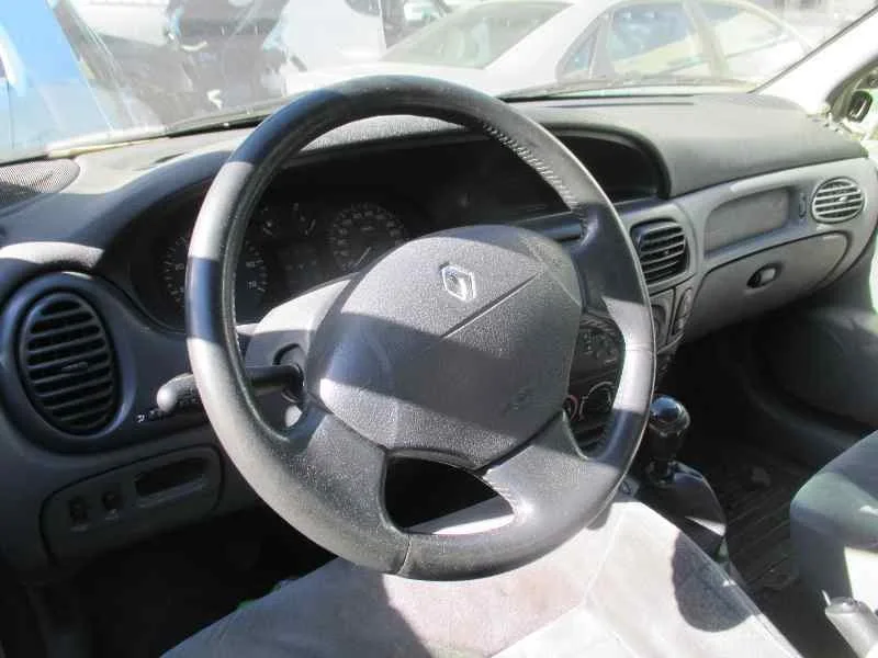RENAULT MEGANE I FASE 2 CLASSIC (LA..) '2000 1.6 16V AUTHENTIQUE VERDE