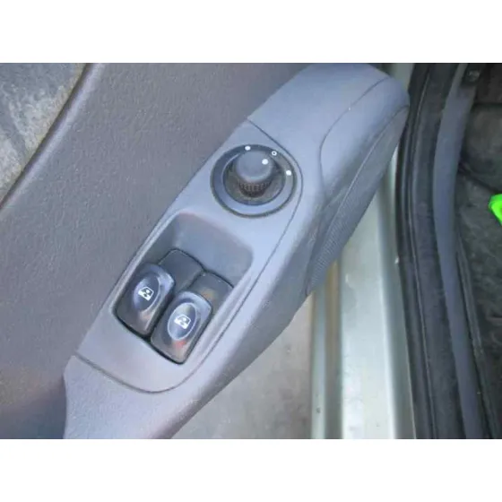 RENAULT MEGANE I FASE 2 CLASSIC (LA..) '2000 1.6 16V AUTHENTIQUE VERDE