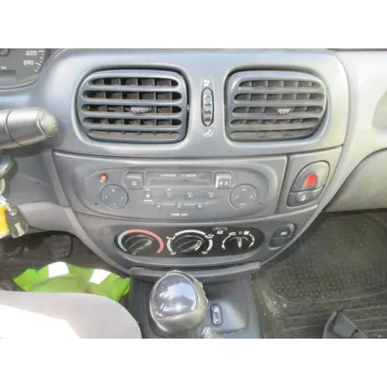 RENAULT MEGANE I FASE 2 CLASSIC (LA..) '2000 1.6 16V AUTHENTIQUE VERDE