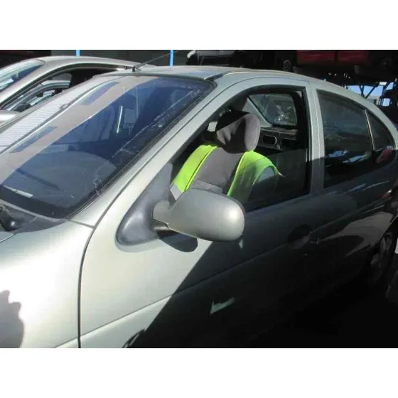 RENAULT MEGANE I FASE 2 CLASSIC (LA..) '2000 1.6 16V AUTHENTIQUE VERDE