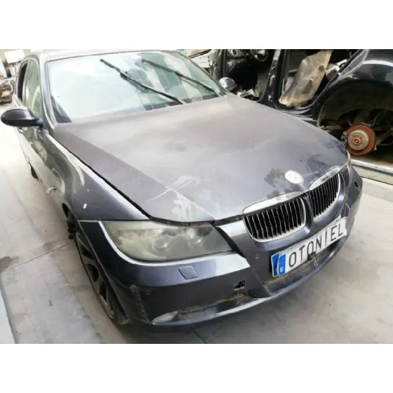 BMW SERIE 3 BERLINA (E90) '2005 320D GRIS