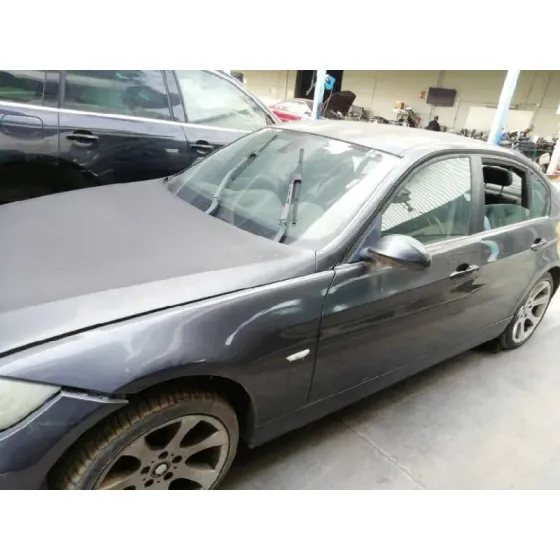 BMW SERIE 3 BERLINA (E90) '2005 320D GRIS