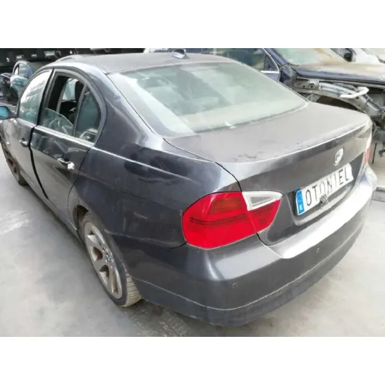 BMW SERIE 3 BERLINA (E90) '2005 320D GRIS