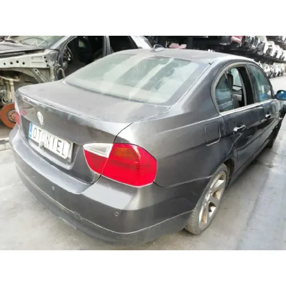 BMW SERIE 3 BERLINA (E90) '2005 320D GRIS