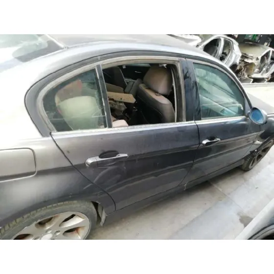 BMW SERIE 3 BERLINA (E90) '2005 320D GRIS