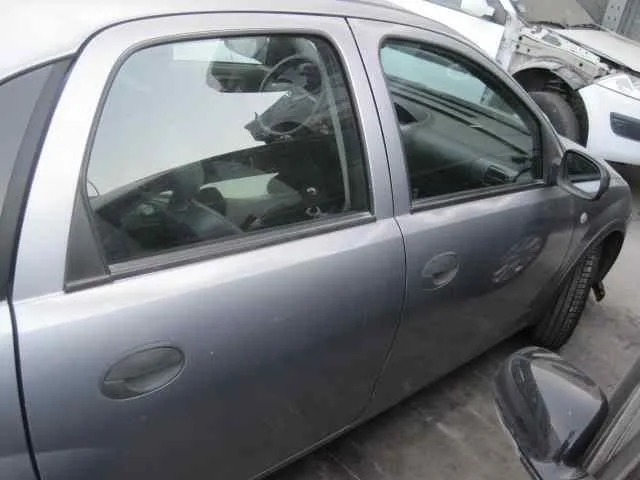 OPEL CORSA C OPEL CORSA C '2003 CLUB GRIS 2000