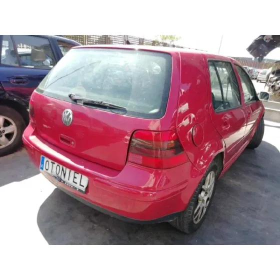 VOLKSWAGEN GOLF IV BERLINA (1J1) '2002 1.9 TDI ROJO