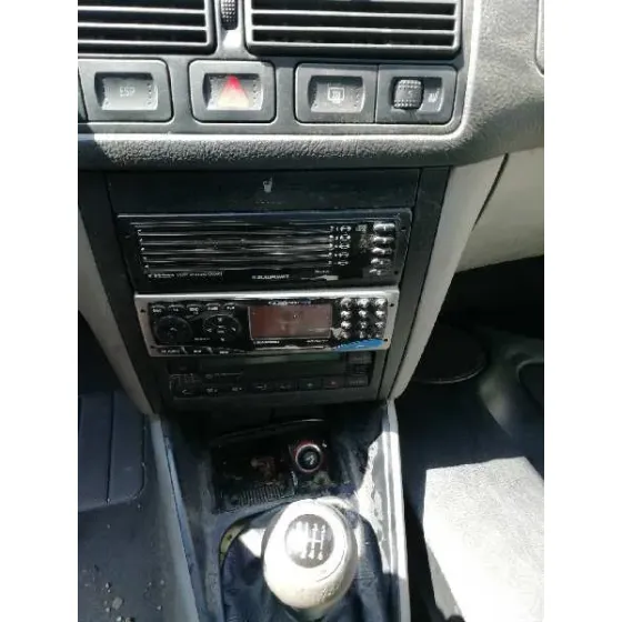 VOLKSWAGEN GOLF IV BERLINA (1J1) '2002 1.9 TDI ROJO