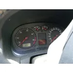 VOLKSWAGEN GOLF IV BERLINA (1J1) '2002 1.9 TDI ROJO