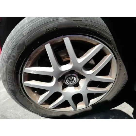 VOLKSWAGEN GOLF IV BERLINA (1J1) '2002 1.9 TDI ROJO