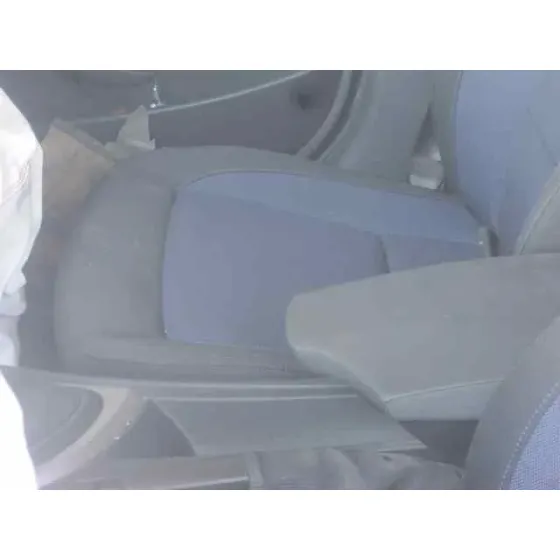 BMW SERIE 1 BERLINA (E81/E87) '2006 120D GRIS CENIZA