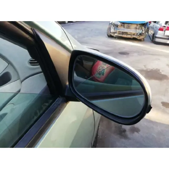 NISSAN ALMERA TINO (V10M) '2000 MAR VERDE CLARO