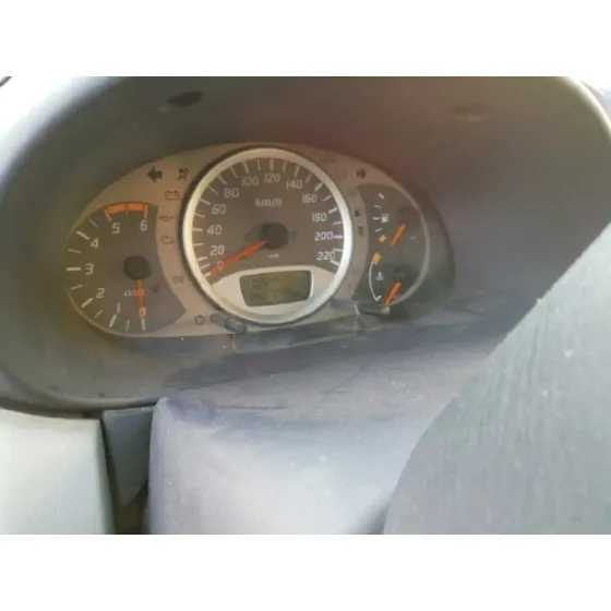 NISSAN ALMERA TINO (V10M) '2000 MAR VERDE CLARO