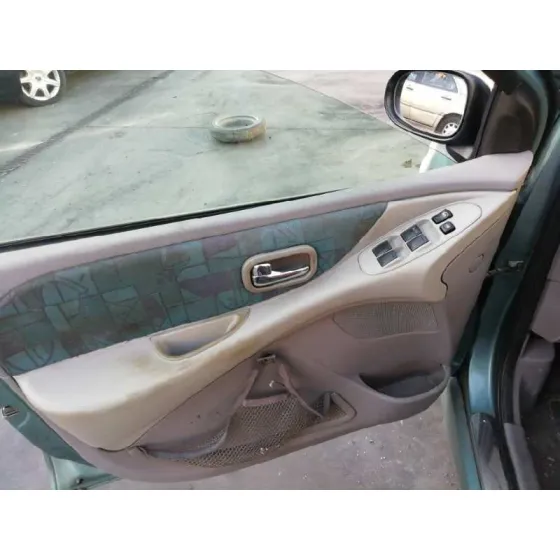 NISSAN ALMERA TINO (V10M) '2000 MAR VERDE CLARO