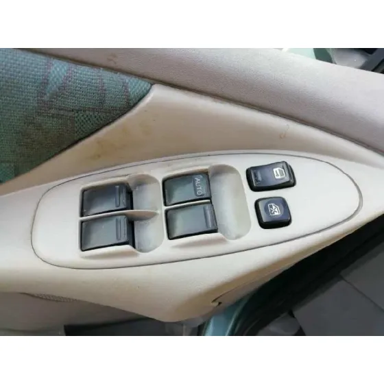 NISSAN ALMERA TINO (V10M) '2000 MAR VERDE CLARO