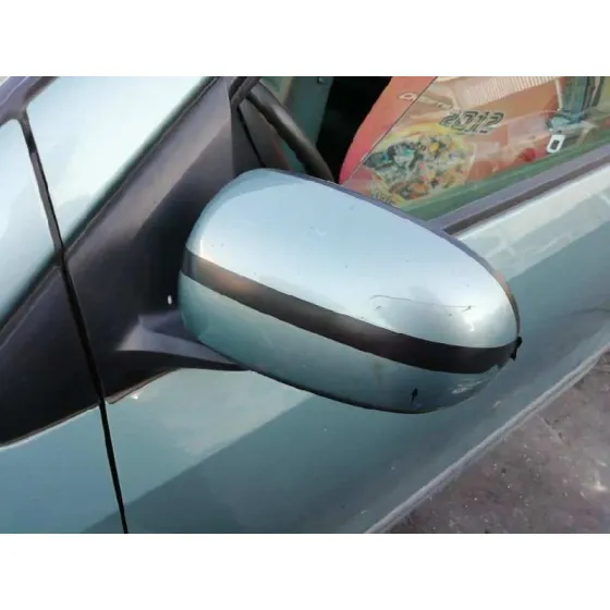 NISSAN ALMERA TINO (V10M) '2000 MAR VERDE CLARO