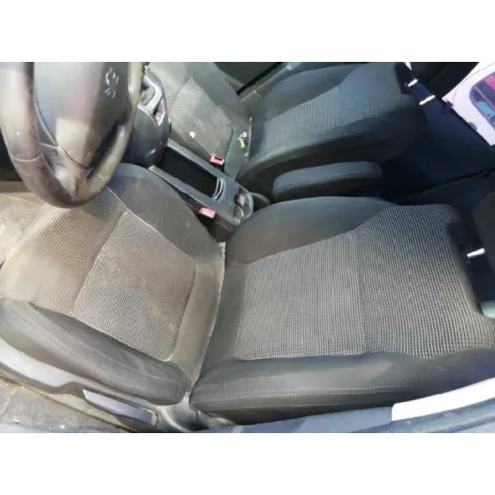 PEUGEOT 5008 '2010 PREMIUM GRIS