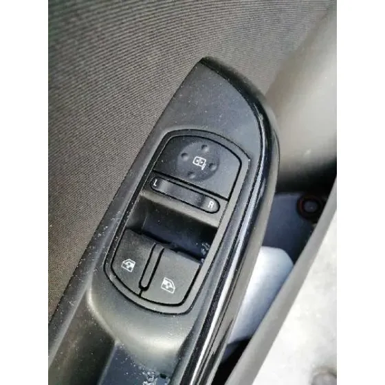 OPEL CORSA E '2018 1.4 NEGRO